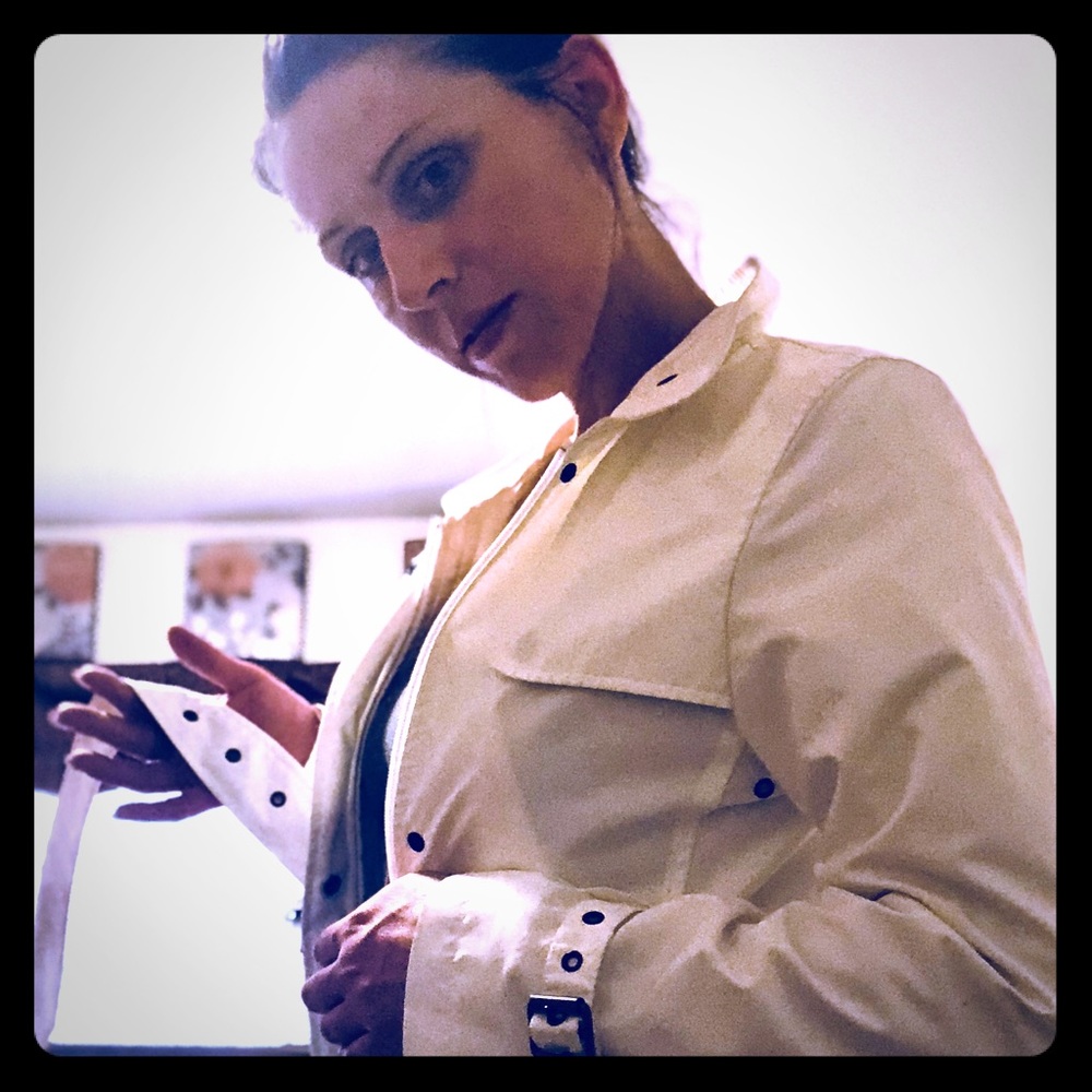 White Burberry “Tess” Trench sz 4